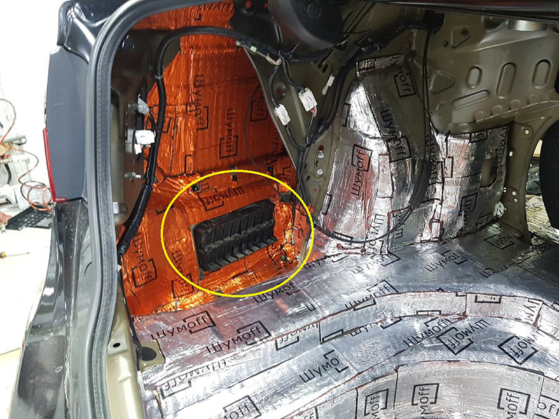 Клапан воздуха правильная обработка в багажнике при шумоизоляции фото