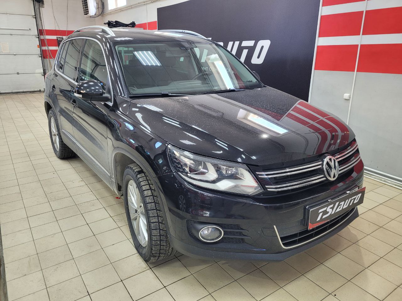Замена головного устройства Volkswagen Tiguan в Воронеже
