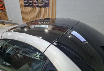 Оклейка крыши черной пленкой Mercedes SLK