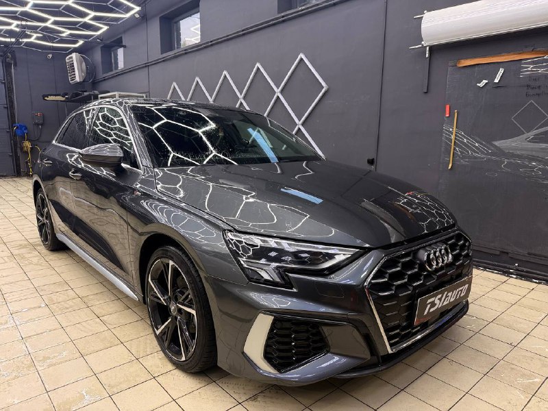 Оклейка защитной пленкой кузова Audi A3 фото и цены