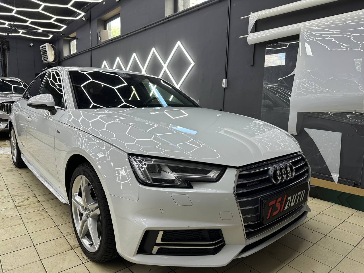 Химчистка салона Audi A4 фото и цены в Воронеже