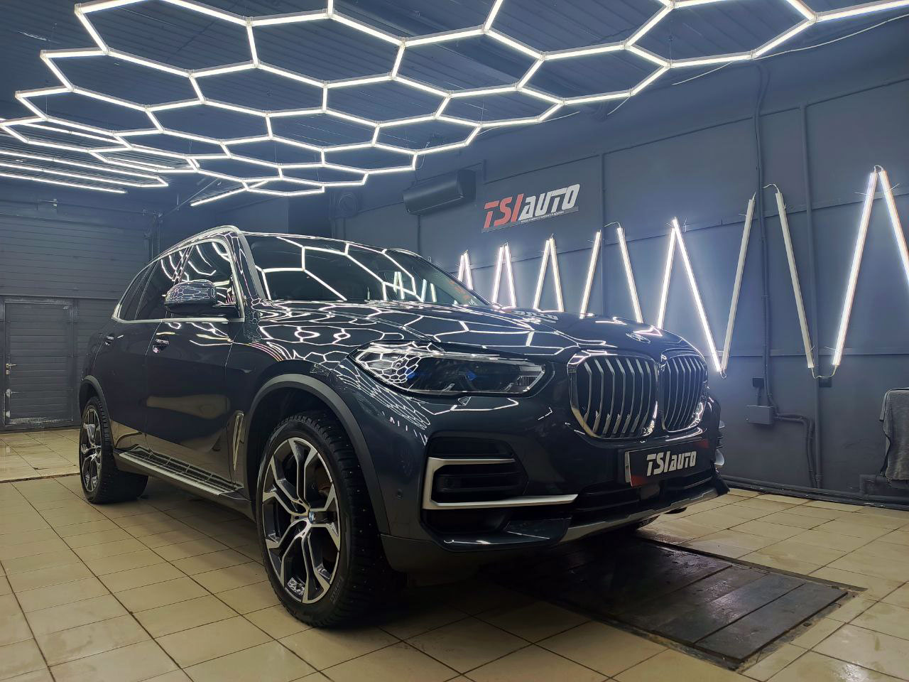 Детейлинг мойка BMW X5 в Воронеже