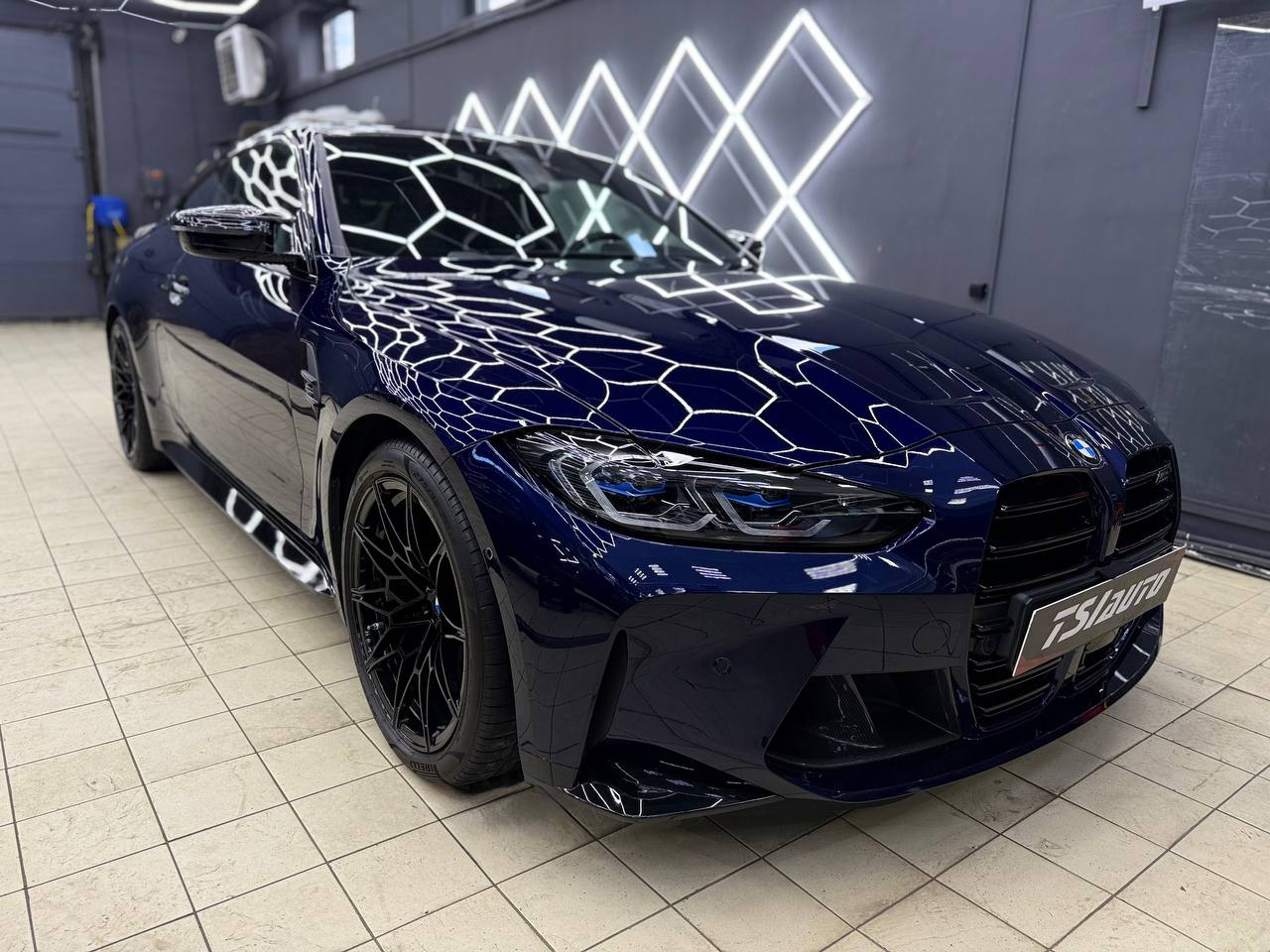 Оклейка пленкой BMW M4 в Воронеже