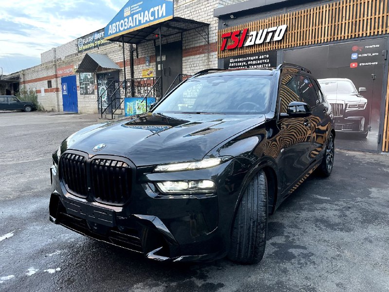 Оклейка бронепленкой BMW X7 в Воронеже