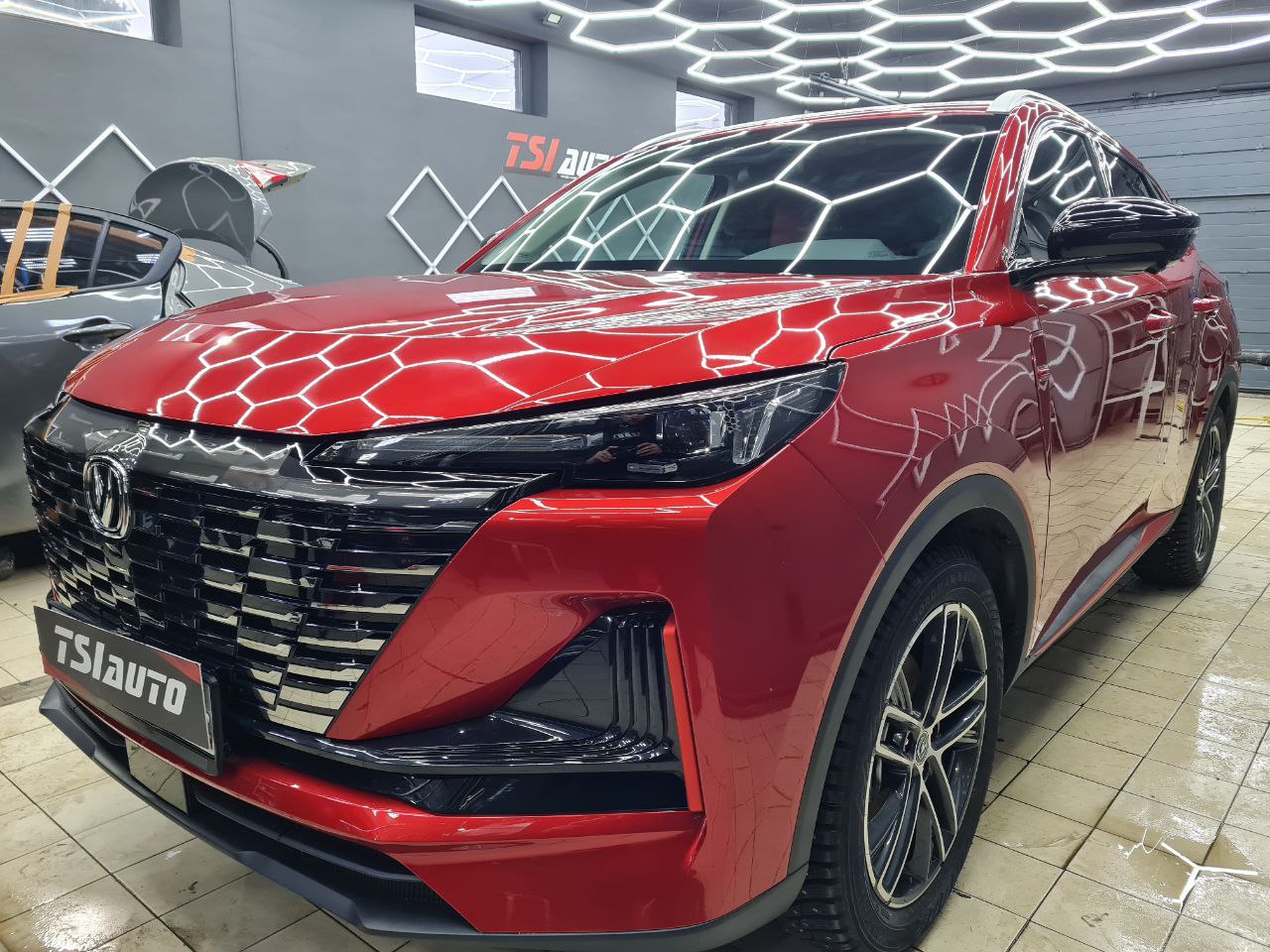 Оклейка пленкой Changan Uni-S в пакете Трасса в Воронеже