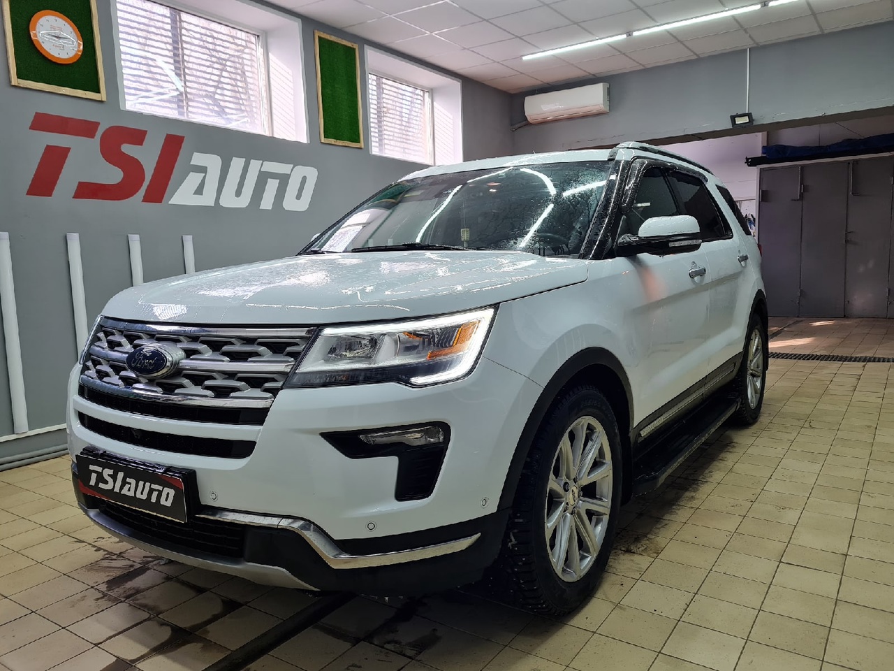 Шумоизоляция Ford Explorer в Воронеже за 1 день всего салона