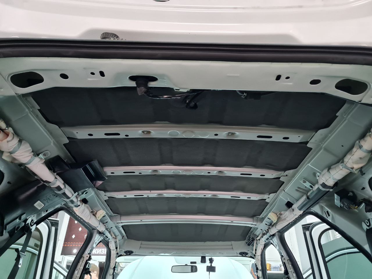крыша Шумоизоляция Ford Explorer 3 слой звукопоглатитель