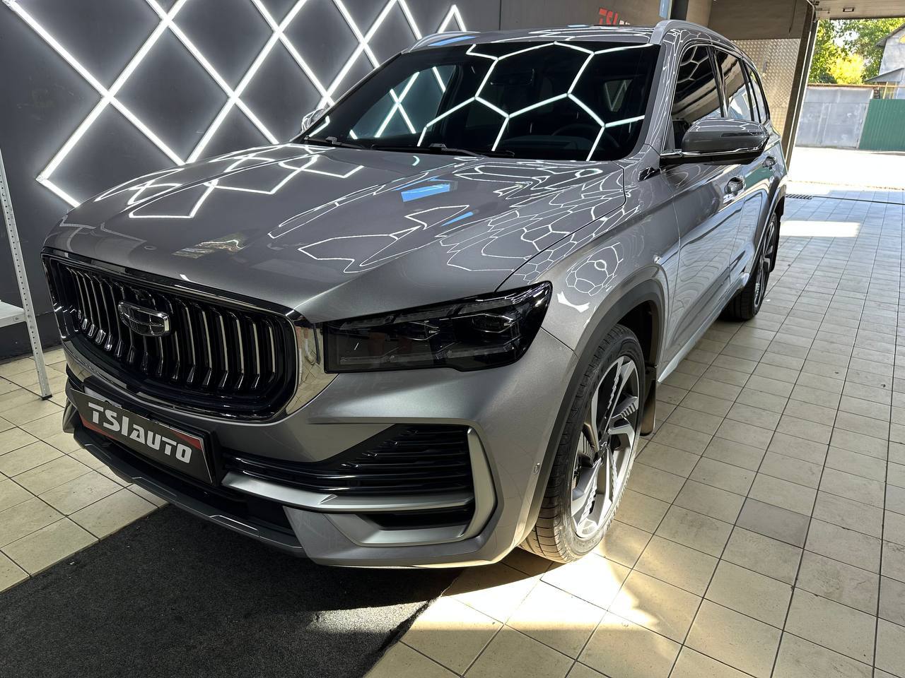 Шумоизоляция арок Geely Monjaro в Воронеже