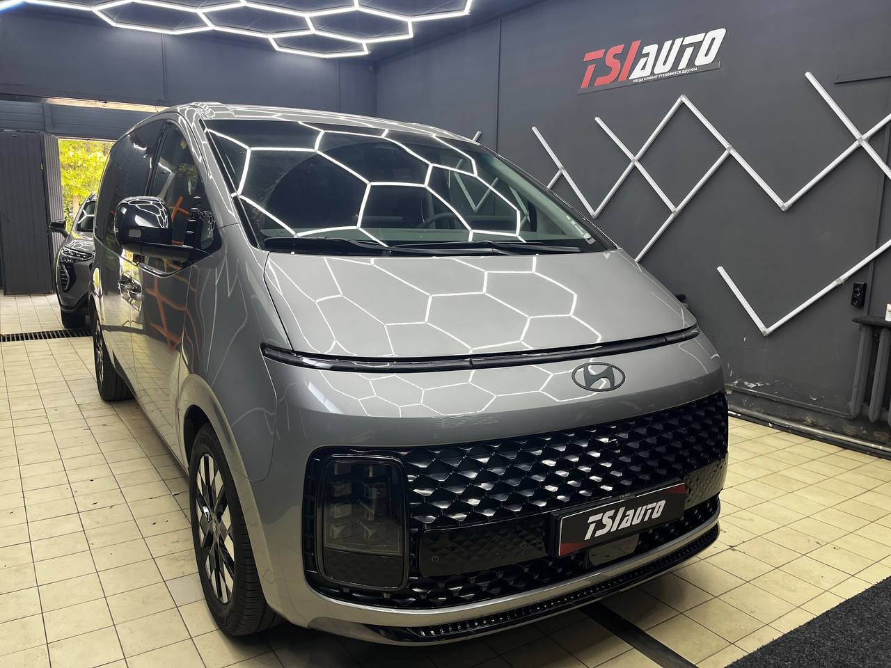 Шумоизоляция Hyundai Staria в Воронеже