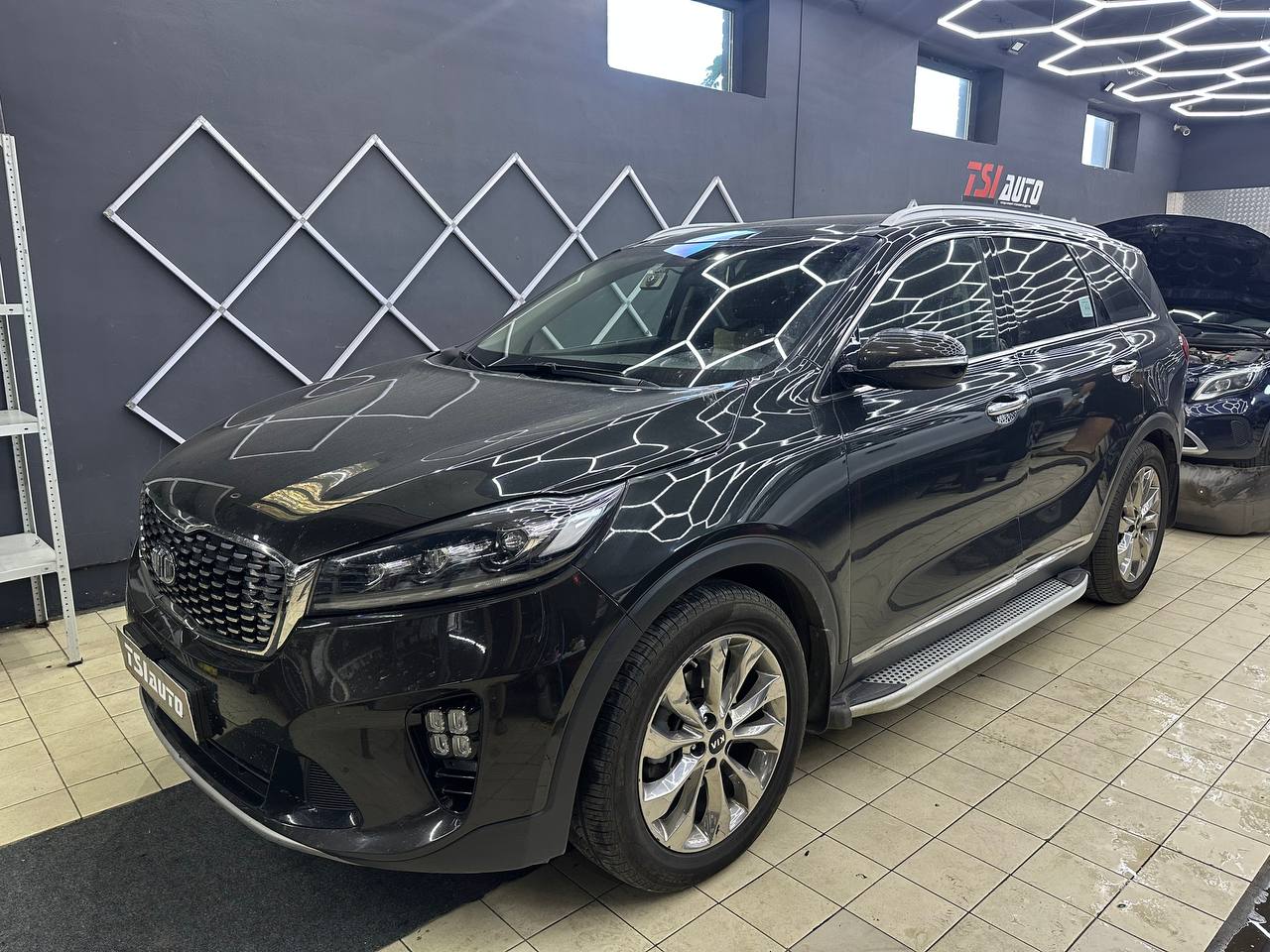 Kia Sorento установка подсветки салона в Воронеже