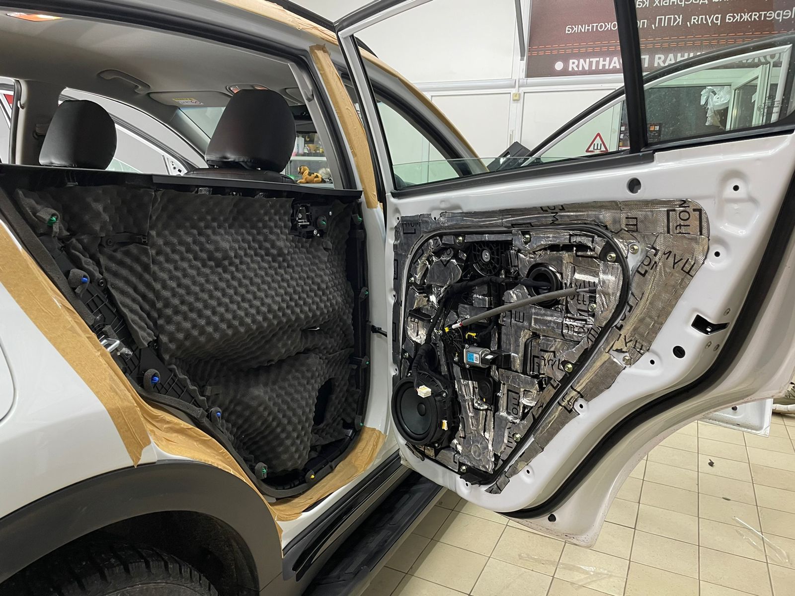 Кия спортейдж шумоизоляция. Шумоизоляция sportage. Sportage 3 шумоизоляция. Профессиональная шумоизоляция sportage 3. Шумоизоляция sportage.