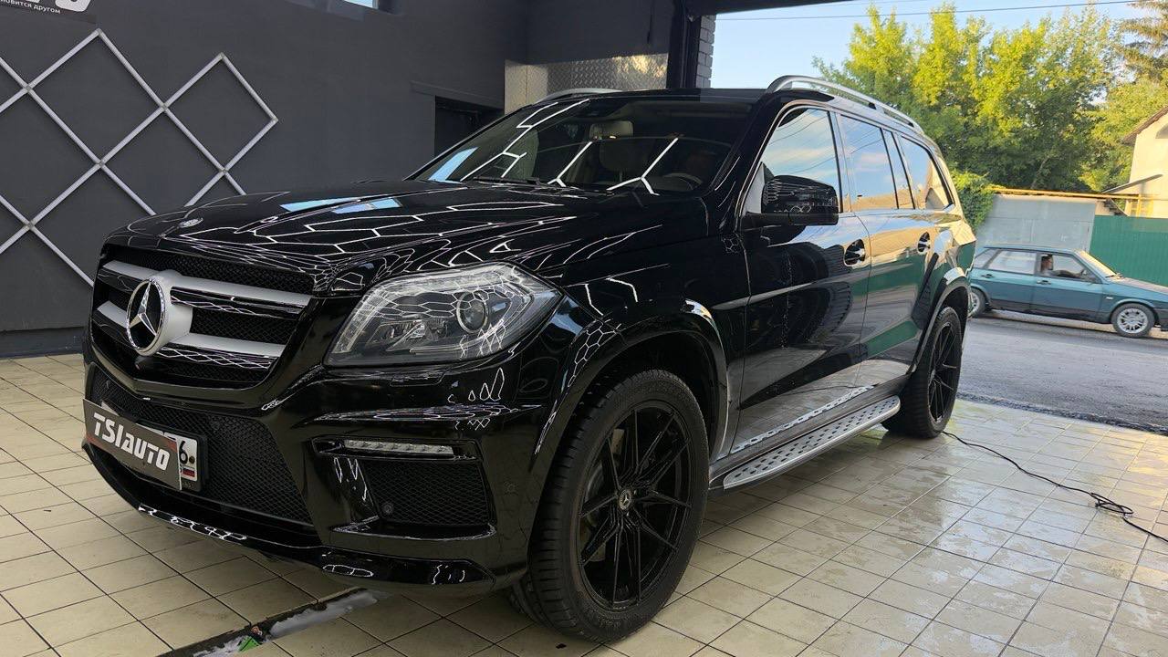 Mercedes GL 350 установка подсветки салона в Воронеже
