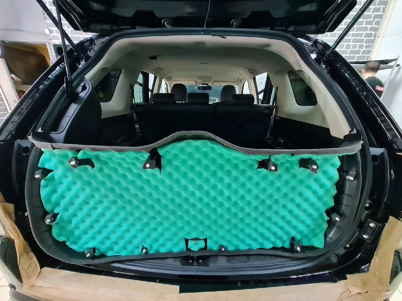 Шумоизоляция Mitsubishi Outlander обшивка багажника