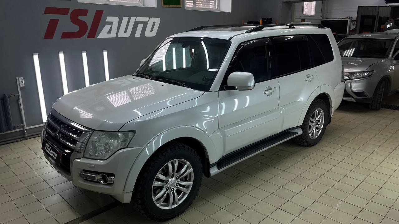 Контурная подсветка салона Mitsubishi Pajero с управлением фото и цена установки