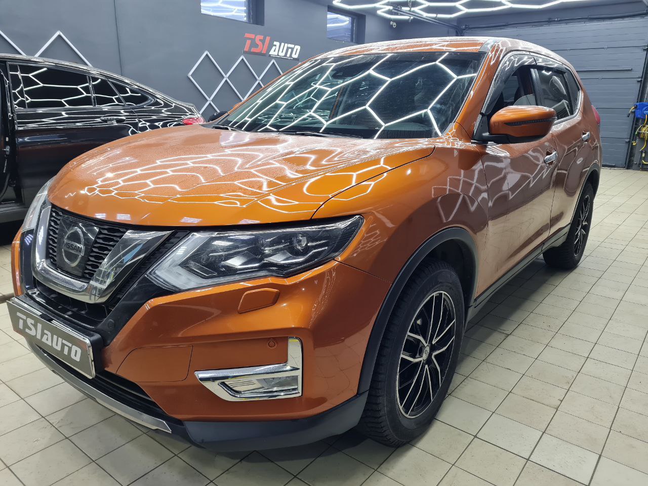 Установка ГУ с камерой заднего вида Nissan X-Trail в Воронеже
