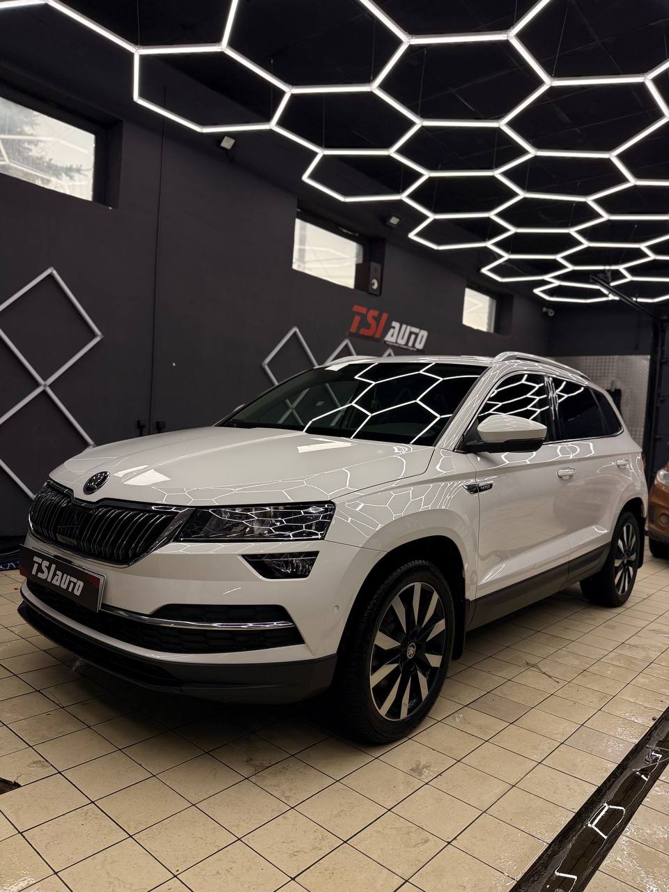 Оклейка пленкой Skoda Karoq в Воронеже