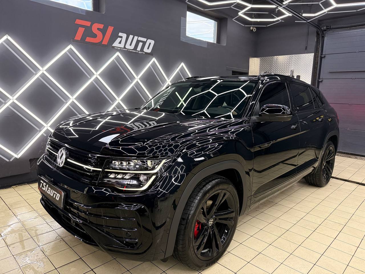 Оклейка пленкой Volkswagen Teramont X в Воронеже