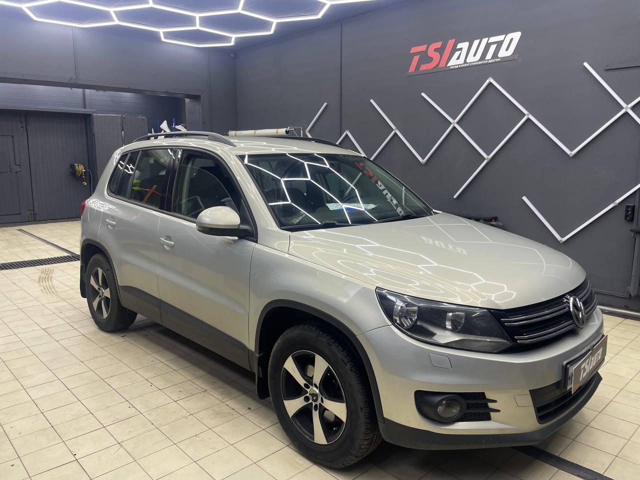 Volkswagen Tiguan установка чехлов в Воронеже