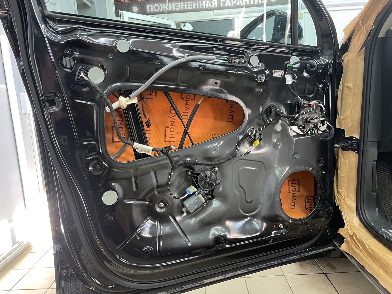 двери 2 слой шумо теплоизоляция Volkswagen Tiguan 2 шумоизоляция