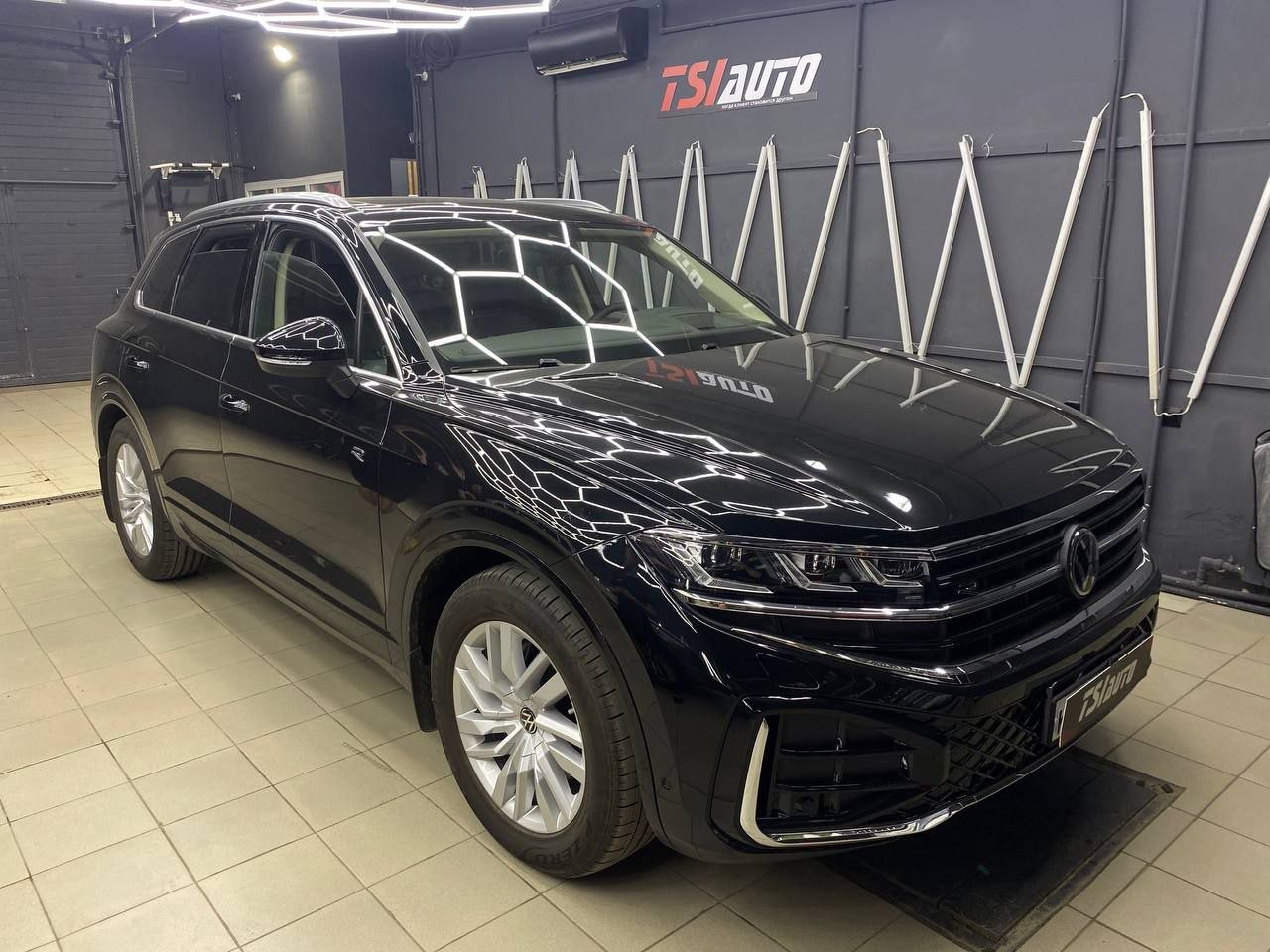 Шумоизоляция колесных арок Volkswagen Touareg 3 за 1 день фото и цены