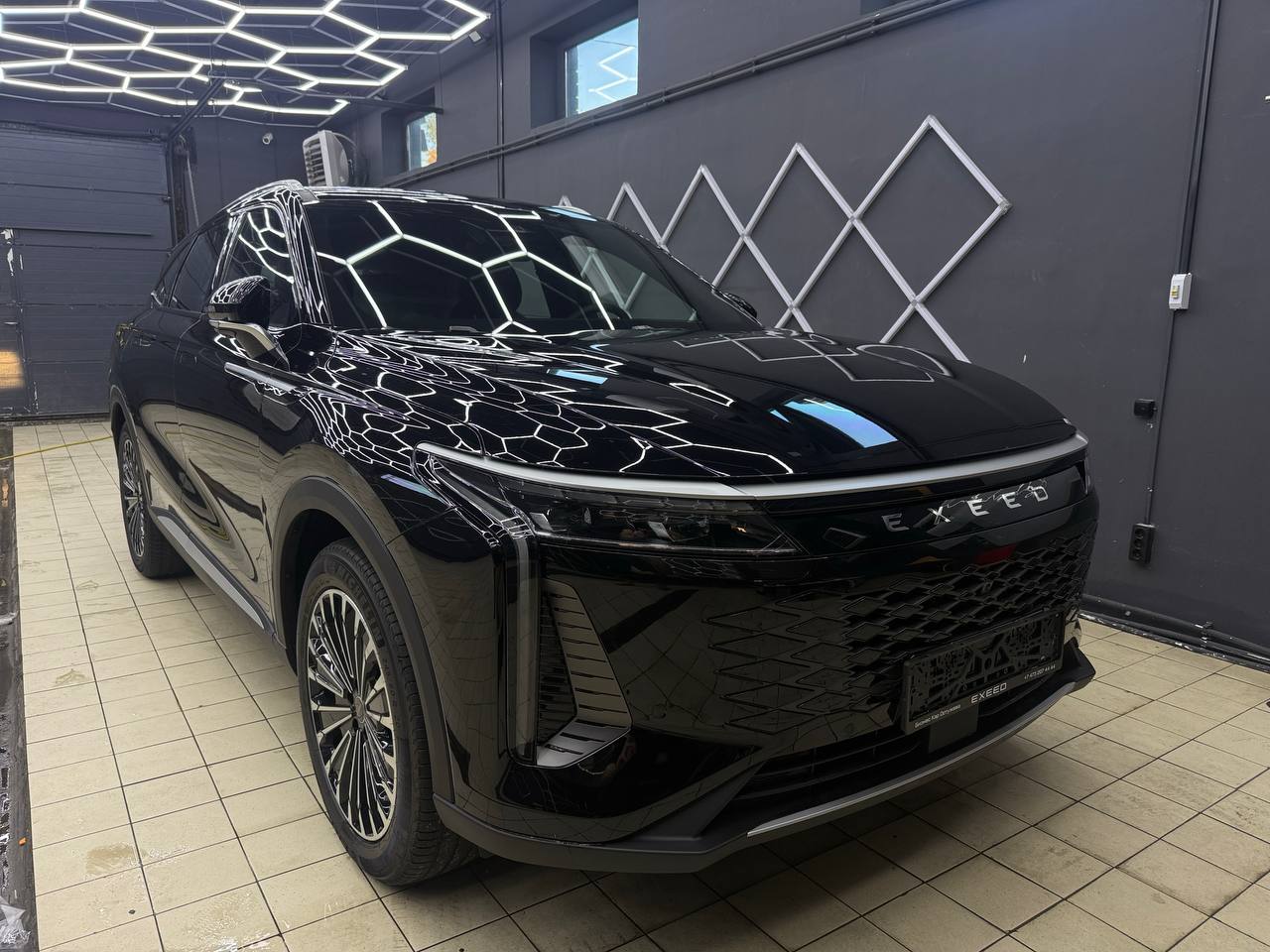Exeed RX оклейка бронепленкой в Воронеже