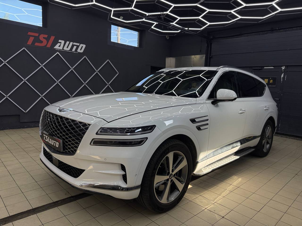 Genesis GV80 оклейка пленкой в Воронеже