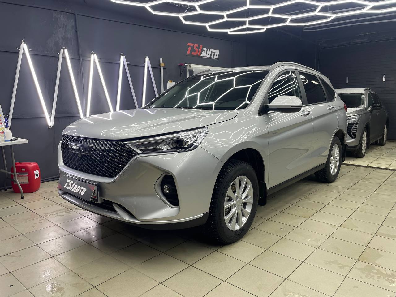 Оклейка пленкой Haval M6 в Воронеже