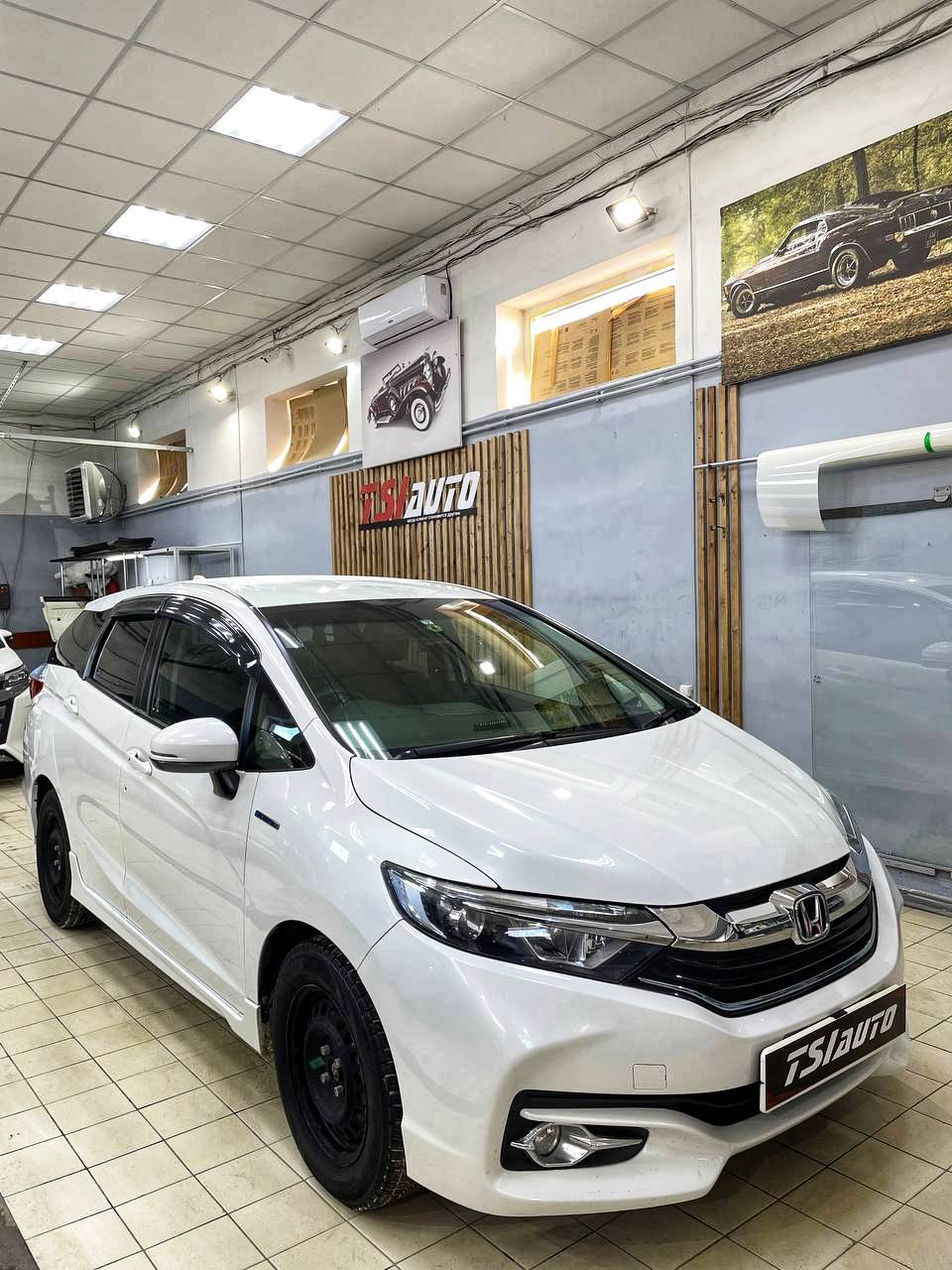 Honda Shuttle оклейка фар бронепленкой в Воронеже