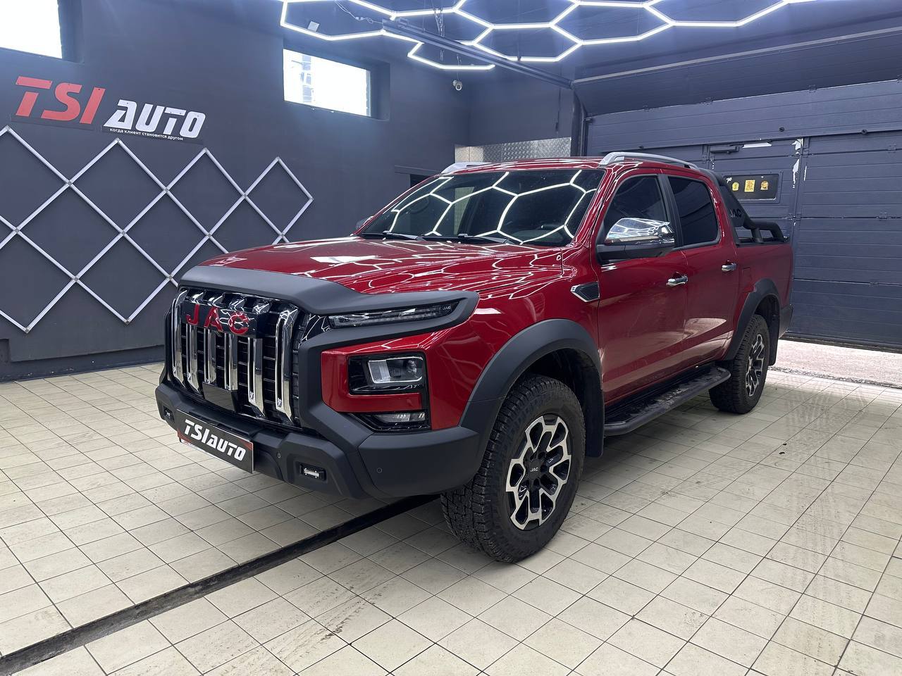 Оклейка пленкой Jac T9 в Воронеже