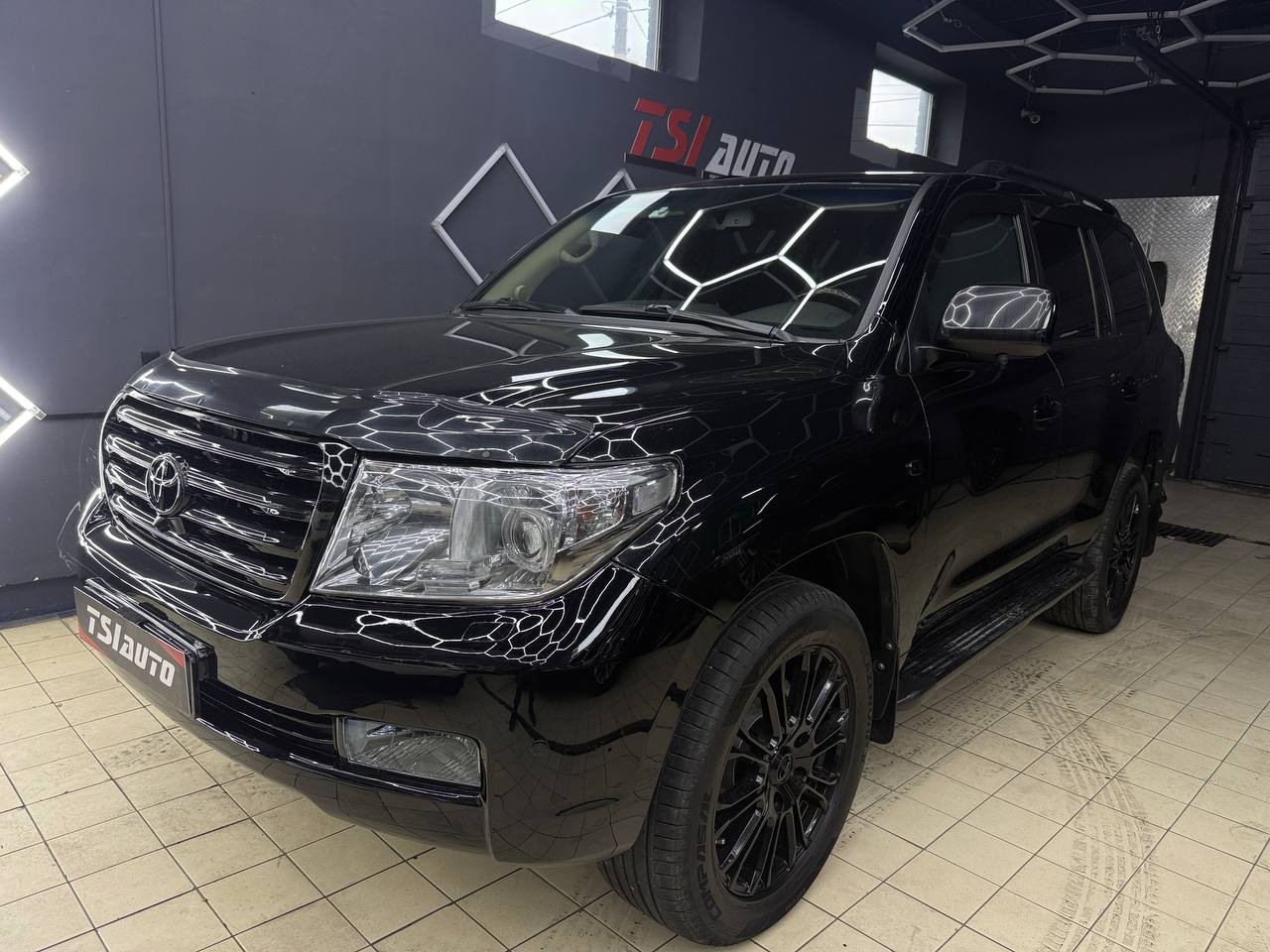 Land Cruiser 200 оклейка пленкой в Воронеже