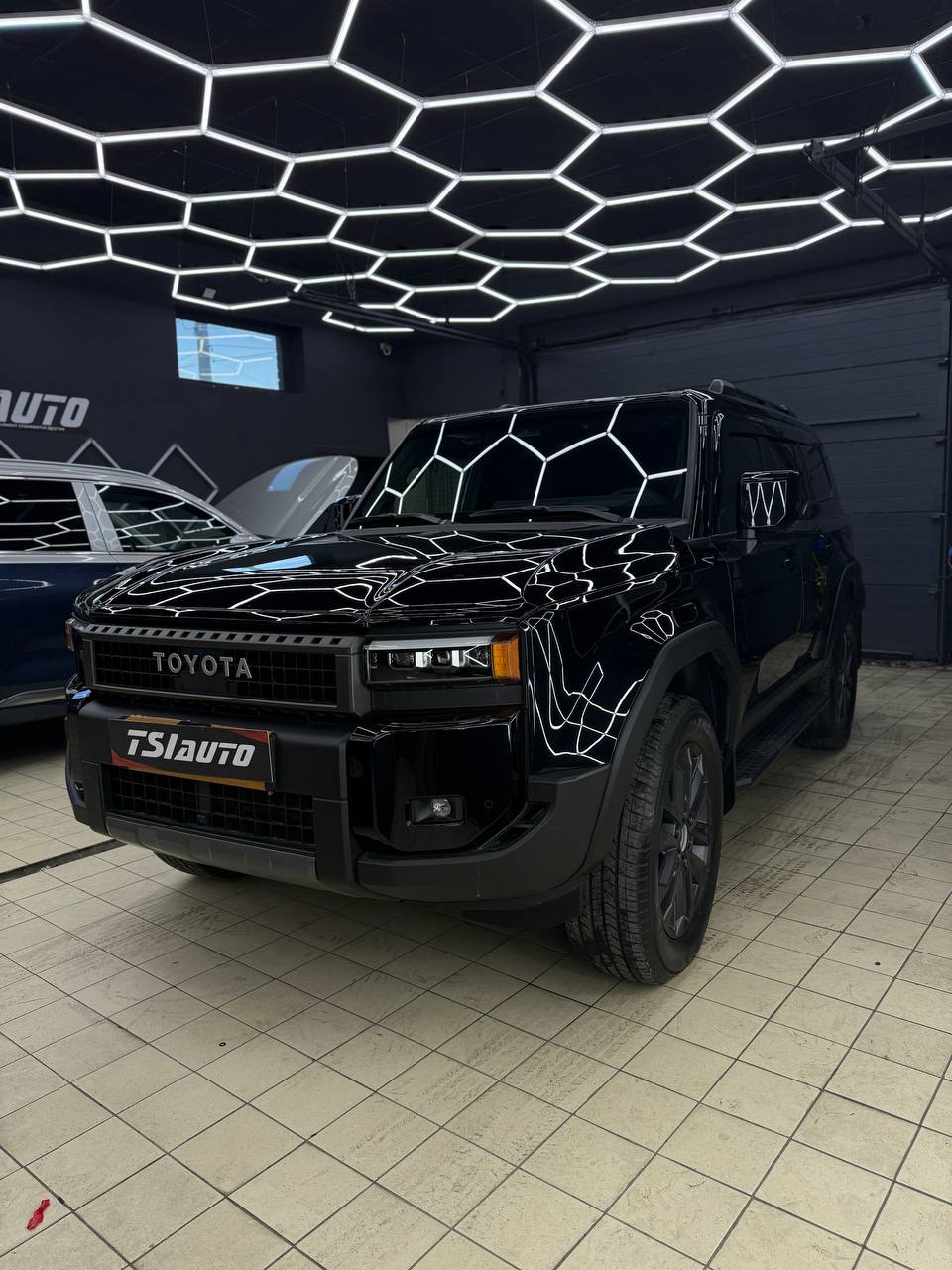 Полная оклейка пленкой Toyota Land Cruiser Prado 250 в Воронеже