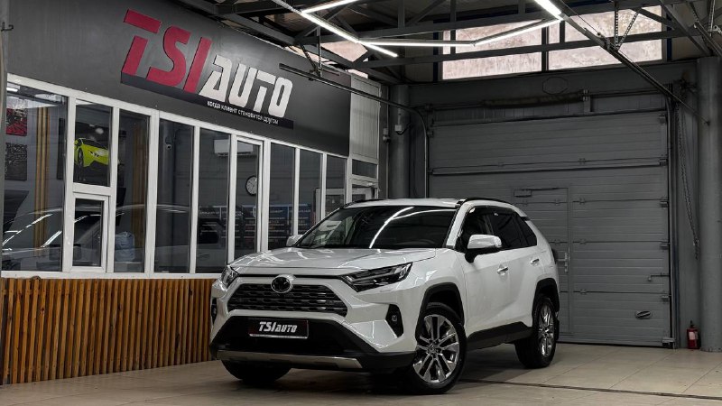 Оклейка защитной пленкой кузова Toyota RAV 4 фото и цены