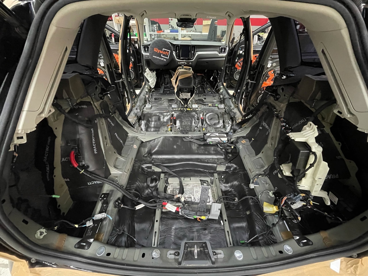 Шумоизоляция Volvo XC60 Багажник 2 слой шумопоглотитель 3